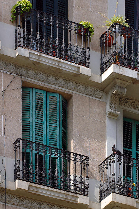 045 Shutters near Creu Coberta